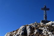 57 Saliamo alla croce di Punta Cermenati (1875 m)